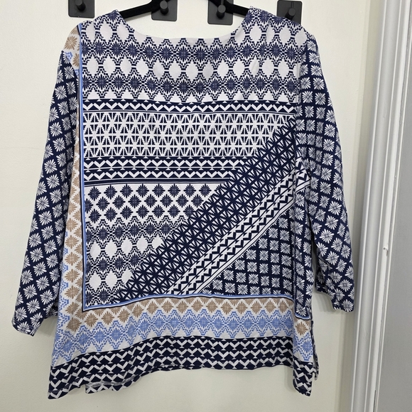 Alfred Dunner Blue and White Graphic Boxy Blouse - Picture 6 of 9
